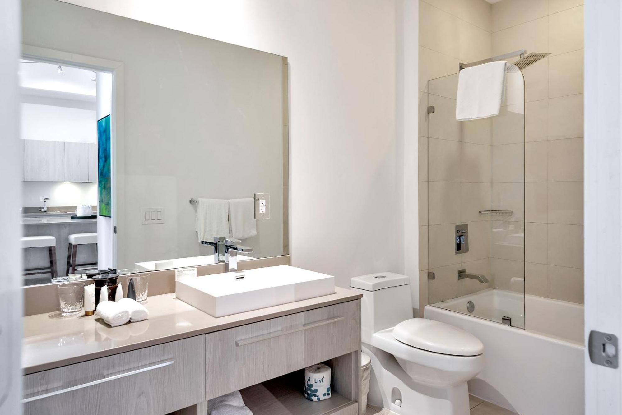 203-1Br/1Ba At The Beach Gem! Lux Amenities! Hollywood Esterno foto