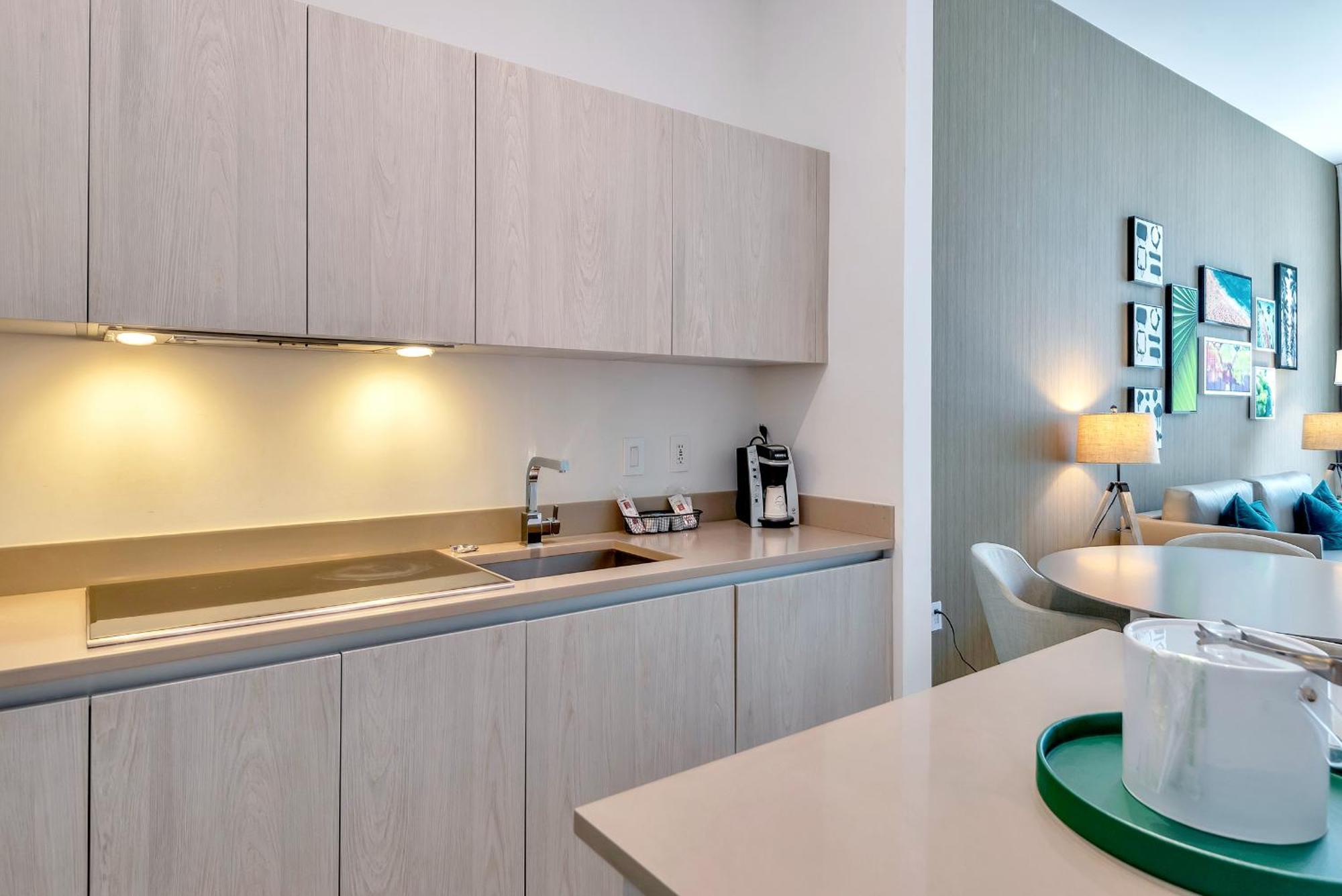 203-1Br/1Ba At The Beach Gem! Lux Amenities! Hollywood Esterno foto