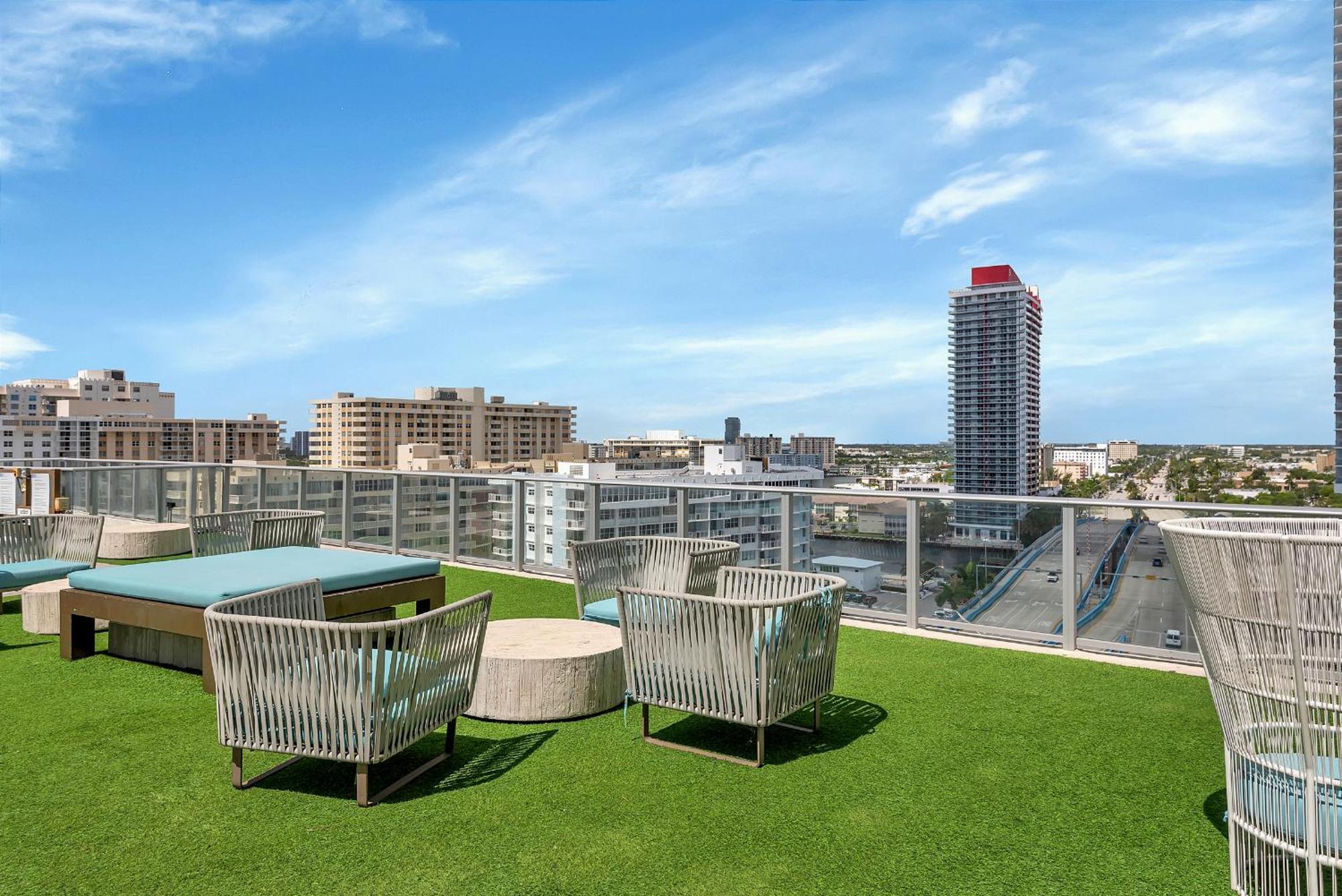 203-1Br/1Ba At The Beach Gem! Lux Amenities! Hollywood Esterno foto