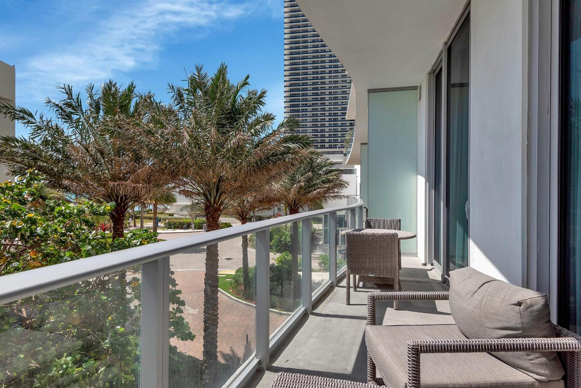 203-1Br/1Ba At The Beach Gem! Lux Amenities! Hollywood Esterno foto