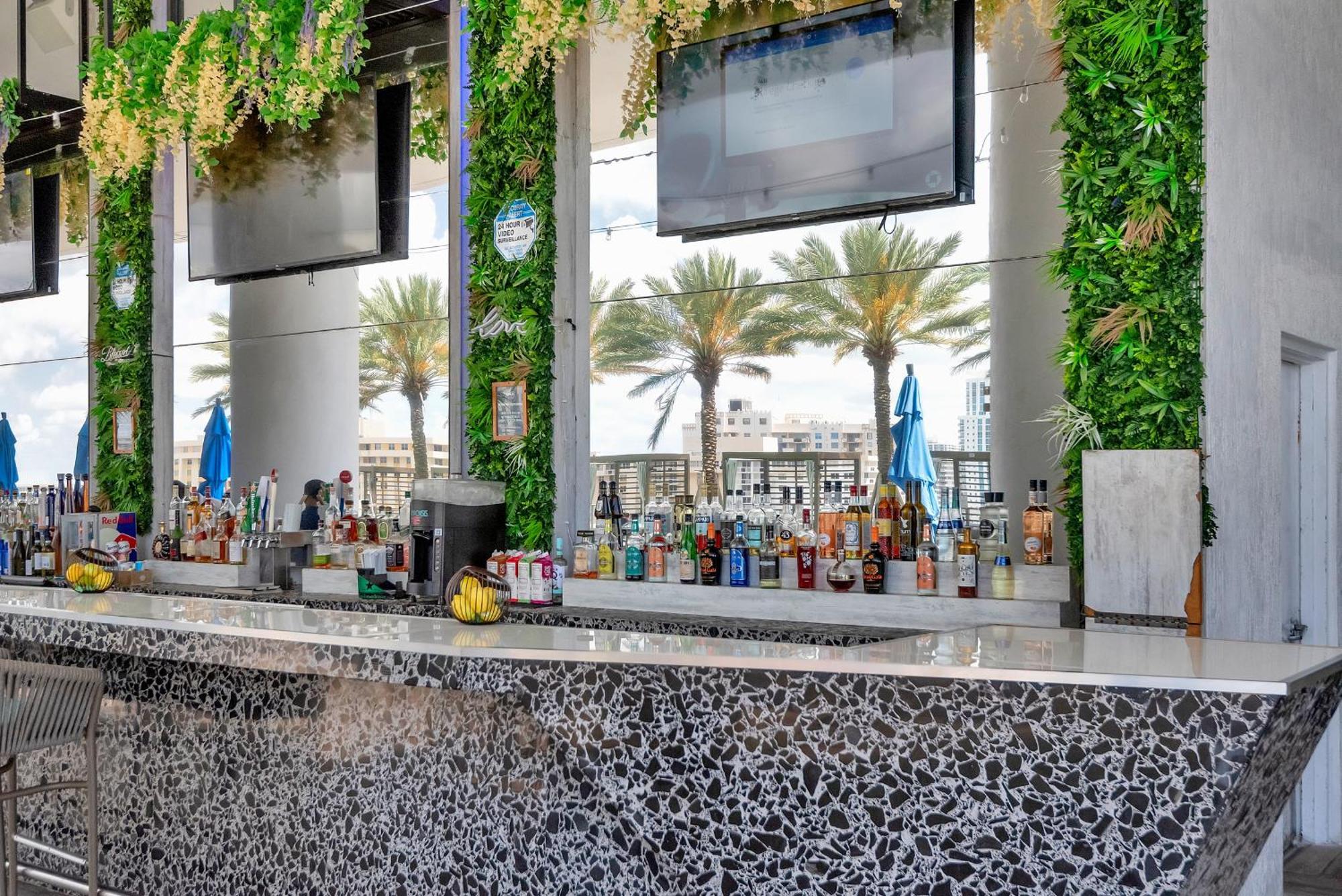 203-1Br/1Ba At The Beach Gem! Lux Amenities! Hollywood Esterno foto